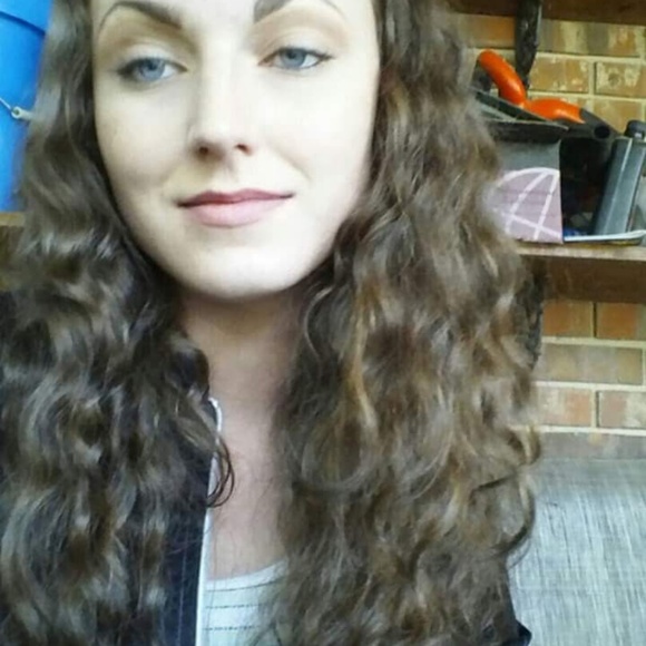 Profile Picture of Melody Brown (@msbrown8008) on Poshmark
