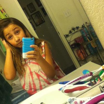 Profile Picture of Taylor Blocker (@taylorboo3459) on Twitter