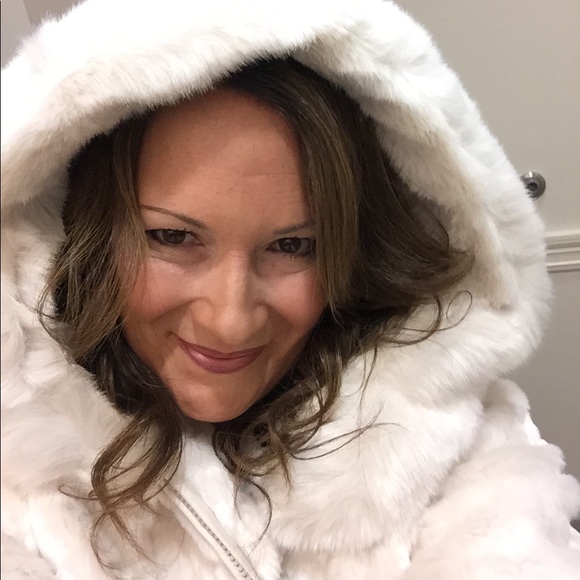 Profile Picture of Flavia Chillemi (@flavaflav916) on Poshmark