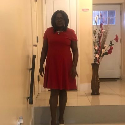 Profile Picture of Paula Webber (@paulaxjm) on Twitter