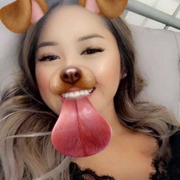 Profile Picture of Amanda To (@mvndat) on Poshmark