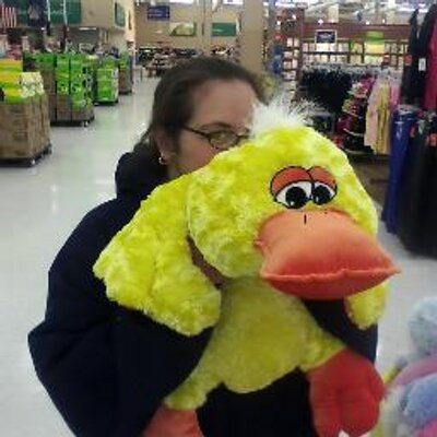 Profile Picture of Catherine Farrell (@Kitcat12001) on Twitter