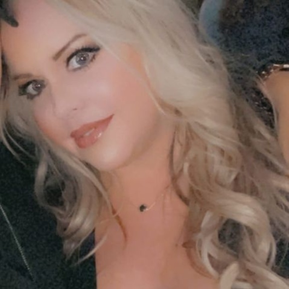 Profile Picture of Shawna Caruthers (@caruthersshawna) on Poshmark