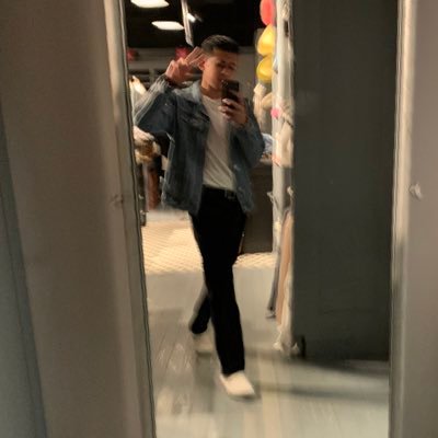 Profile Picture of 🦦 Chris (@_chris_pinedo) on Twitter