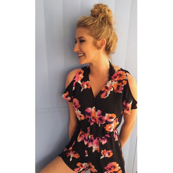 Profile Picture of Claire Stringer (@stricla) on Poshmark