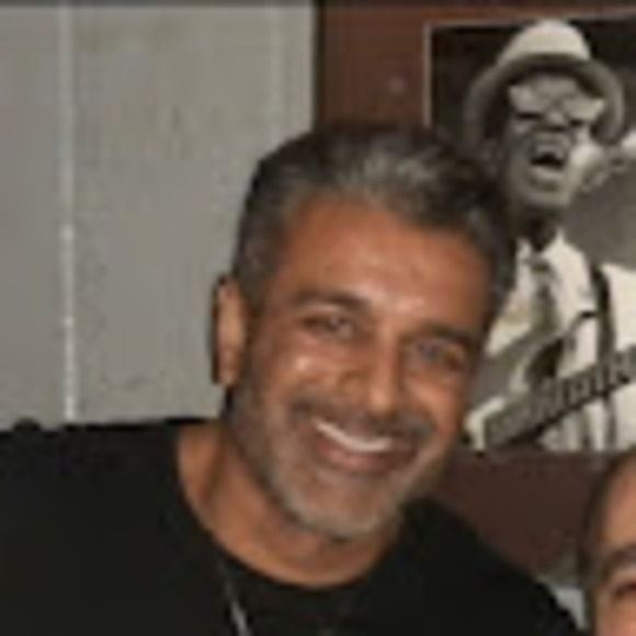 Profile Picture of Milind Gupte (@cardiogoop) on Poshmark