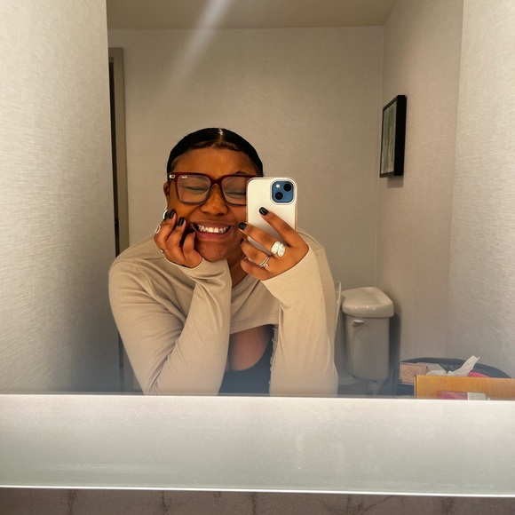 Profile Picture of Destini Richardson (@desrich00) on Poshmark