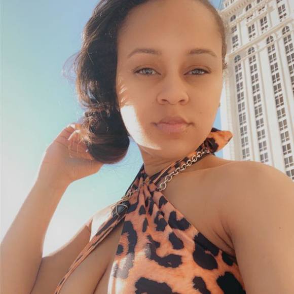 Profile Picture of Jessilynne Snyder (@laelg) on Poshmark