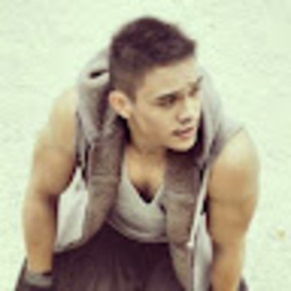 Profile Picture of Ryan Tomas (@ryantomas1992) on Poshmark