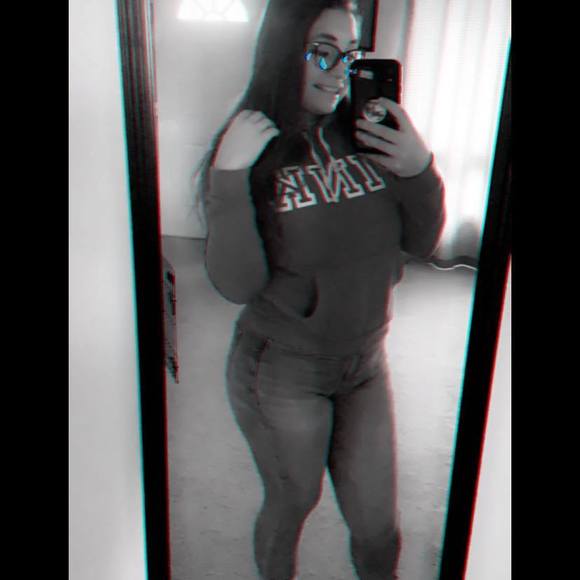 Profile Picture of Chelsea Bedilion (@princess__chels) on Poshmark