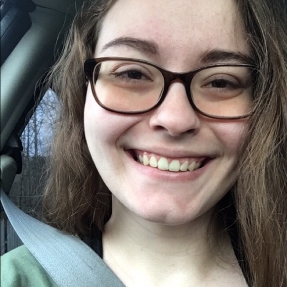 Profile Picture of Margo Mcvaugh (@marvie_mango105) on Poshmark