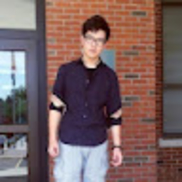 Profile Picture of Allen Liu (@allenliuanlun) on Poshmark