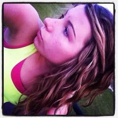 Profile Picture of Jodie McConnell (@984Jodie) on Twitter