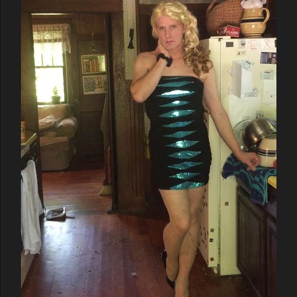 Profile Picture of Justine Colton (@justinec76) on Poshmark