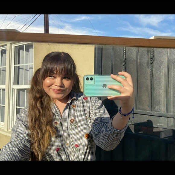 Profile Picture of Lesly Pereida (@leslerzz_) on Poshmark