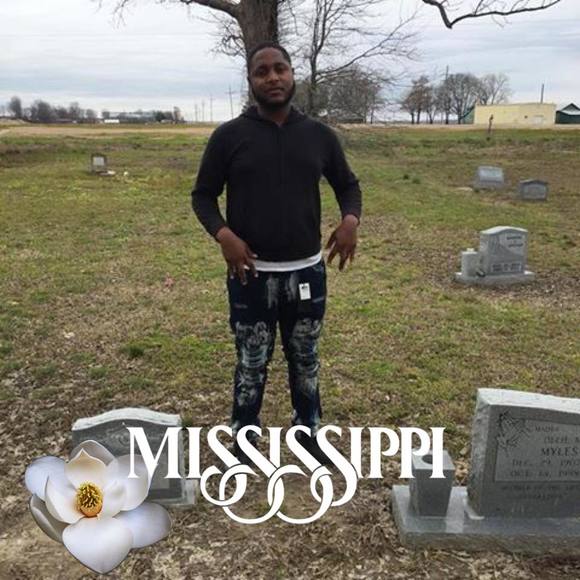 Profile Picture of Laromeocki Myles (@millrd) on Poshmark