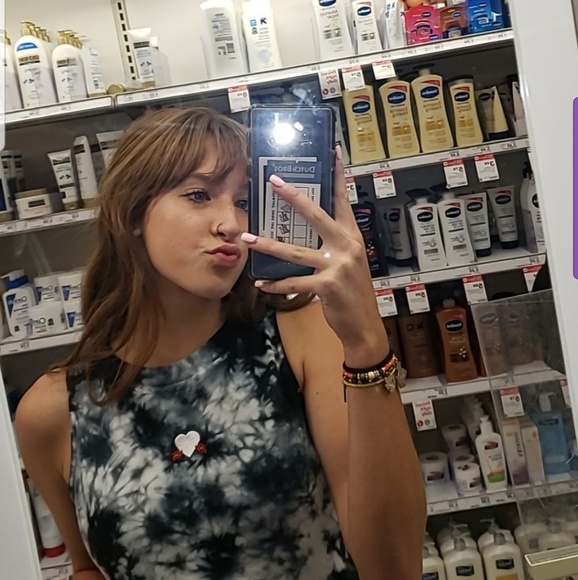 Profile Picture of Mckenzie Hale (@mckenziehale9) on Poshmark