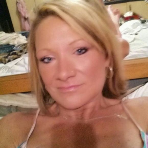 Profile Picture of Sheila Casey (@sheilakc) on Poshmark