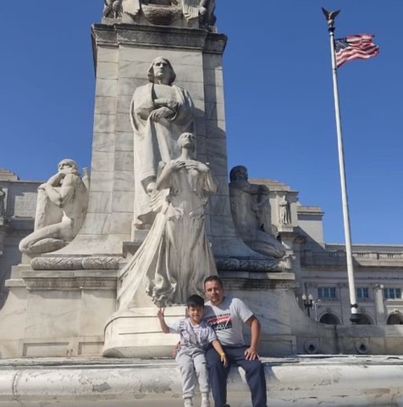 Profile Picture of Alexander Prada (@alexanderprada) on Poshmark