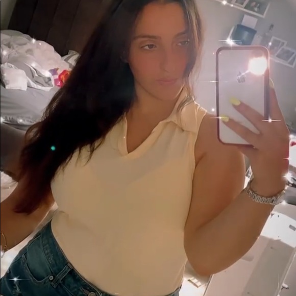 Profile Picture of Taylor Afflitto (@tafflitto) on Poshmark