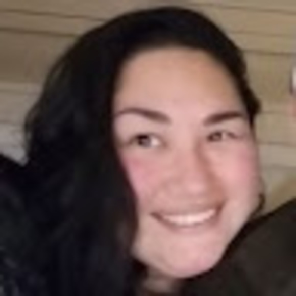 Profile Picture of Bernice Paver (@bernicepaver) on Poshmark