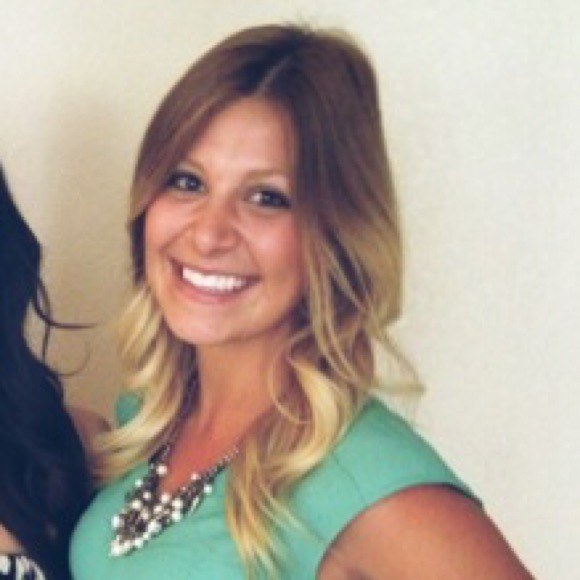 Profile Picture of Kacey Siragusa (@_kaceyrenee) on Poshmark