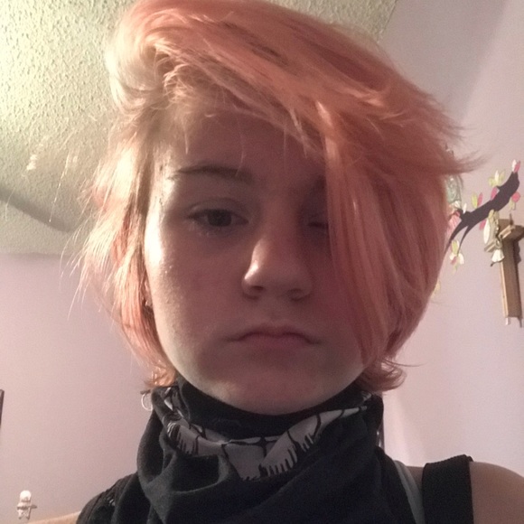 Profile Picture of Quinn Phillips (@frankie00807) on Poshmark
