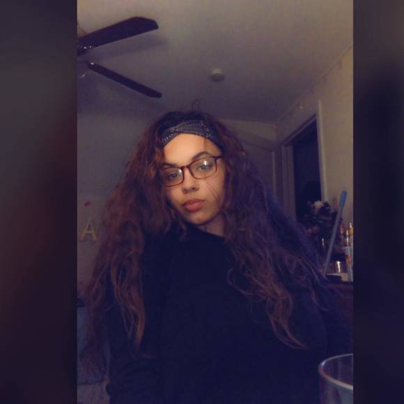 Profile Picture of Jasmine Aviles (@jasj__) on Poshmark