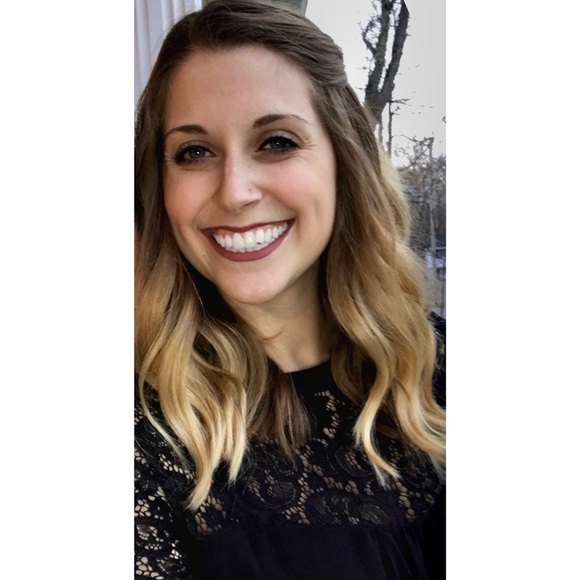 Profile Picture of Kaitlyn Tedeschi (@kntedeschi) on Poshmark