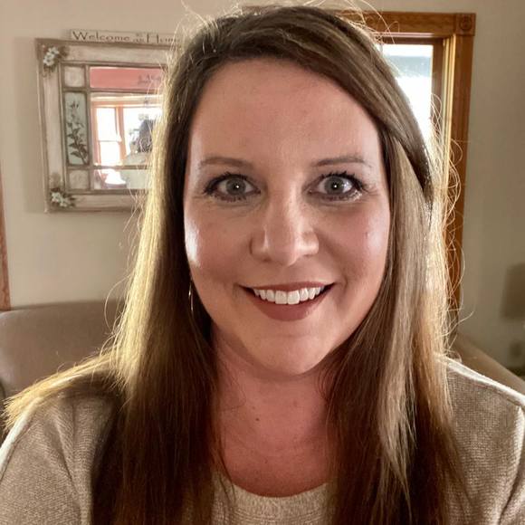 Profile Picture of Amy Kuncaitis (@amykuncaitis) on Poshmark