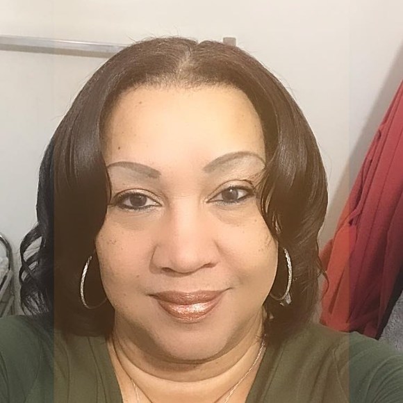 Profile Picture of Yvette Parham (@yvetteparham) on Poshmark