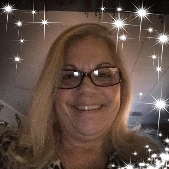 Profile Picture of Joanne Barnes (@joho54) on Poshmark