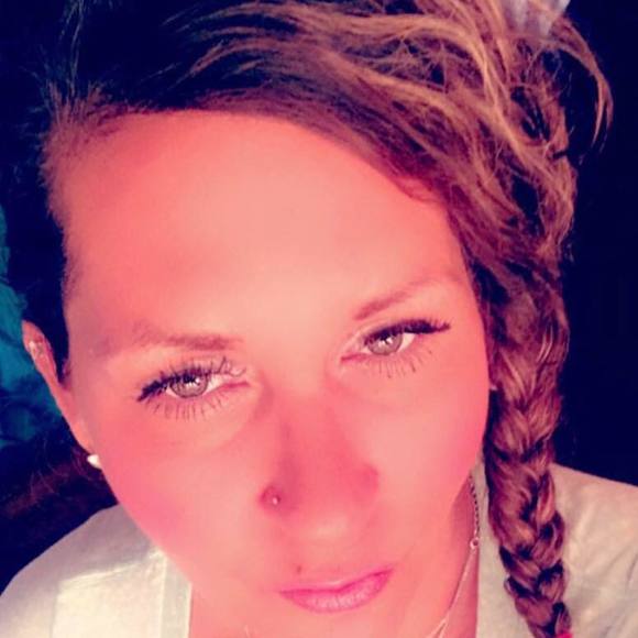 Profile Picture of Amy Crum (@amycrum93) on Poshmark