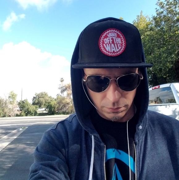 Profile Picture of Mark Carter (@kmlastudios) on Poshmark
