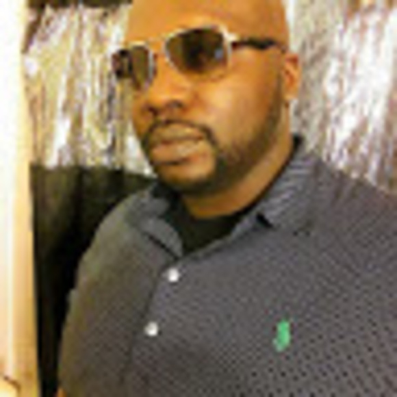 Profile Picture of Dexter Jarvis (@dexpjay) on Poshmark