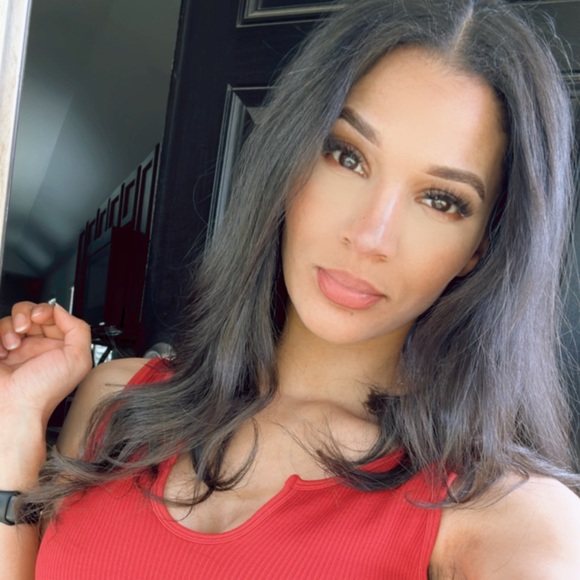 Profile Picture of Kendra Truitt (@truiboutique) on Poshmark