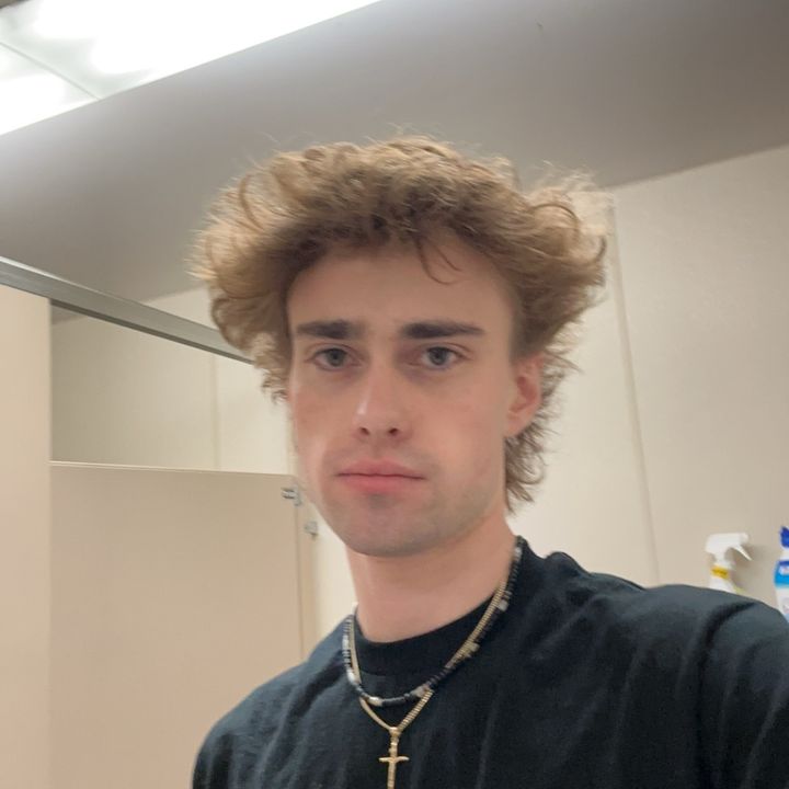 Profile Picture of John (@johnfal) on Tiktok