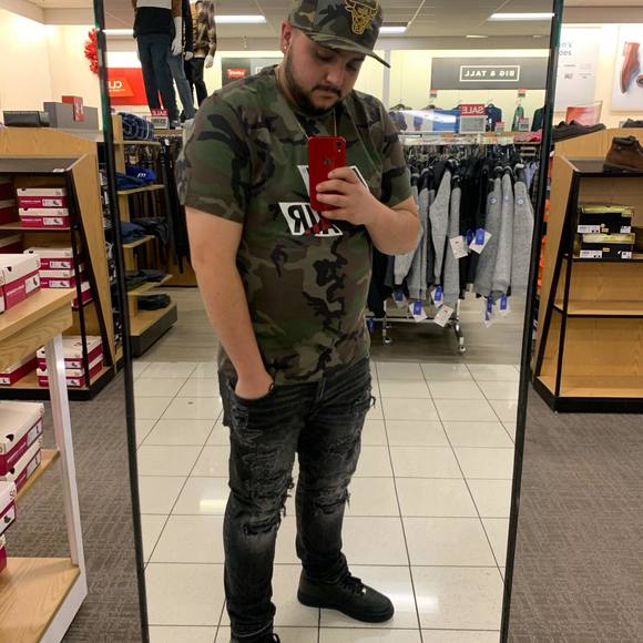 Profile Picture of Valentin Villalobos angulo (@valentin99) on Poshmark