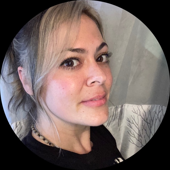 Profile Picture of Christina Alberti (@tankgirl3993) on Poshmark