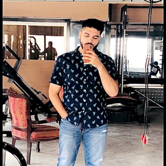 Profile Picture of Bilal sharif Saroia (@bilalsaroia007) on Poshmark