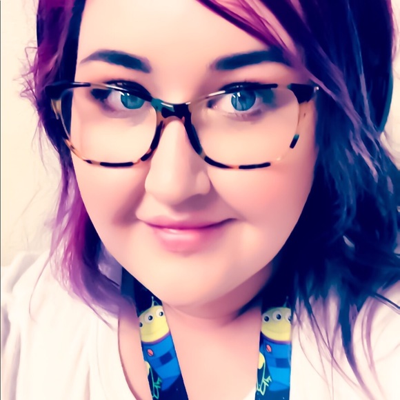 Profile Picture of Brooke Mcentee (@brookebot6000) on Poshmark