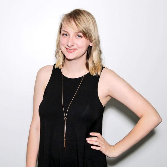 Profile Picture of Hollie West (@hollieannwest) on Poshmark