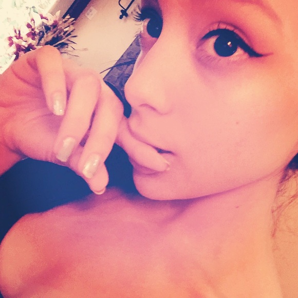 Genessis Bedon - Poshmark Profile Picture of Genessis Bedon (@genessisbedon) on Poshmark