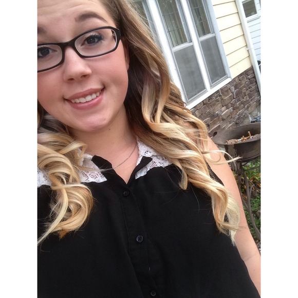 Profile Picture of Ashlee Cluckey (@ashlee0203) on Poshmark