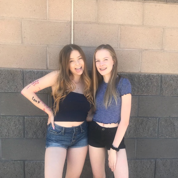 Profile Picture of Hannah Frazey (@hannahfrazey) on Poshmark