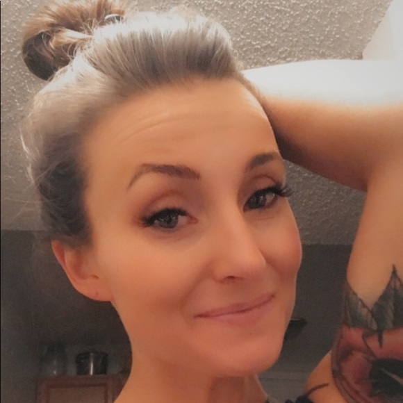 Profile Picture of Savannah Pearce (@sav785) on Poshmark