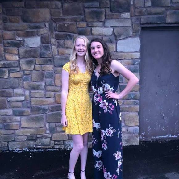 Profile Picture of Samantha Heavlin (@sam_heavlin) on Poshmark