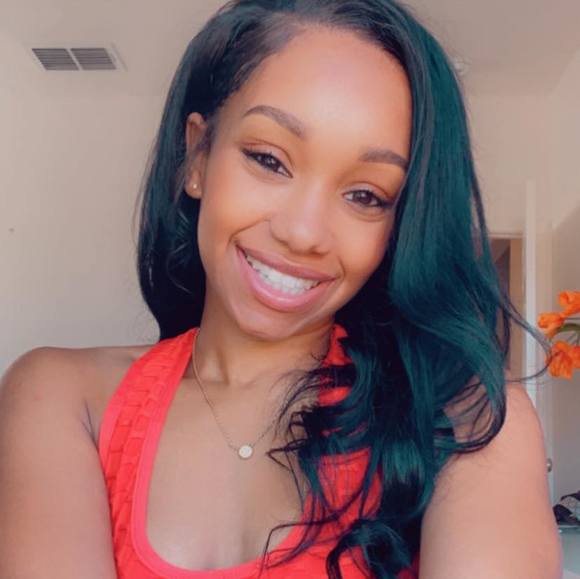 Profile Picture of Briele Dorton (@brieledorton) on Poshmark
