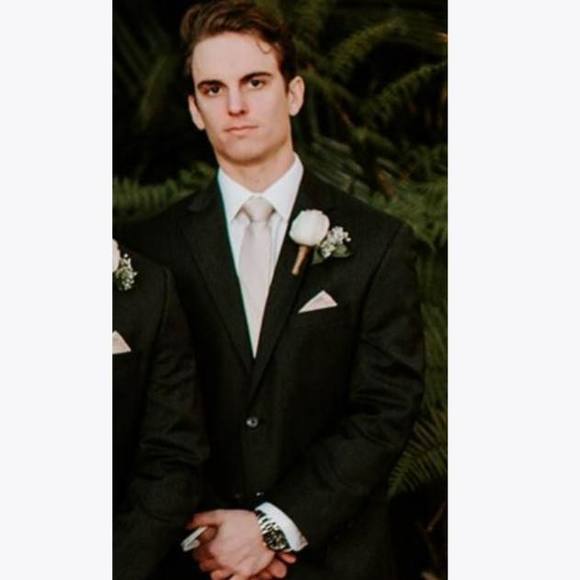 Profile Picture of Christopher Genovesi (@cgenovesi10) on Poshmark