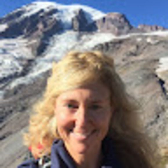 Profile Picture of Kristine Petsche (@kspetsche) on Poshmark